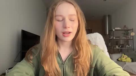 Snapshot of whoisalisa chatting on 09/30/25, 07:24 Alisa online show from 09/30/25, 07:24