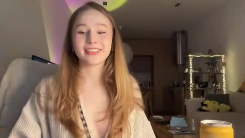 Snapshot of whoisalisa chatting on 10/13/25, 07:30 Alisa online show from 10/13/25, 07:30