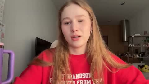 Snapshot of whoisalisa chatting on 10/19/25, 07:20 Alisa online show from 10/19/25, 07:20