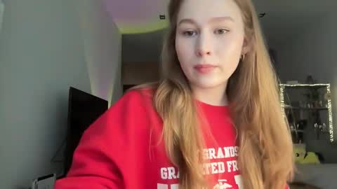 Snapshot of whoisalisa chatting on 10/26/25, 07:36 Alisa online show from 10/26/25, 07:36