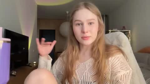 Snapshot of whoisalisa chatting on 11/13/25, 07:29 Alisa online show from 11/13/25, 07:29