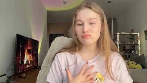 Snapshot of whoisalisa chatting on 12/05/25, 07:28 Alisa online show from 12/05/25, 07:28