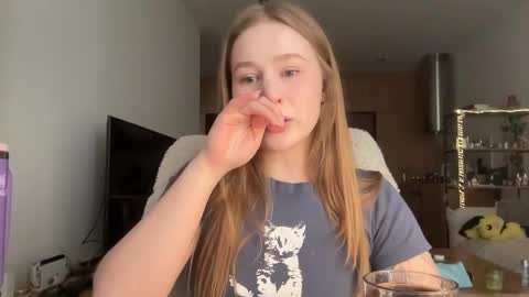 Snapshot of whoisalisa chatting on 01/07/26, 07:33 Alisa online show from 01/07/26, 07:33