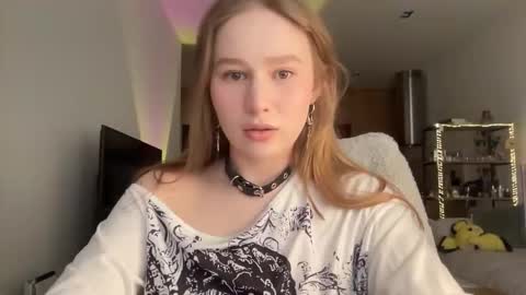 Snapshot of whoisalisa chatting on 02/04/26, 08:09 Alisa online show from 02/04/26, 08:09