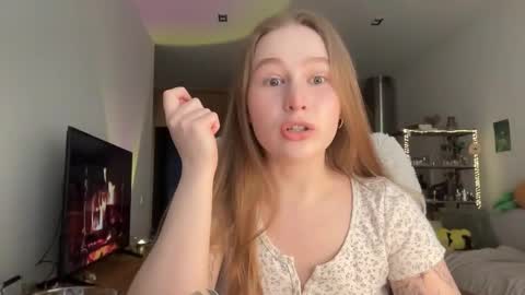 Snapshot of whoisalisa chatting on 02/15/26, 07:38 Alisa online show from 02/15/26, 07:38