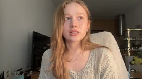 Snapshot of whoisalisa chatting on 06/29/26, 10:15 Alisa online show from 06/29/26, 10:15