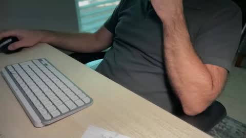 whoisthere_new online show from 10/03/25, 01:19