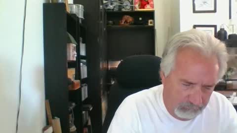 whs4fem online show from 10/26/25, 08:37