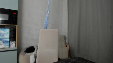 Snapshot of why_again_me chatting on 11/08/25, 05:56 Veronica online show from 11/08/25, 05:56