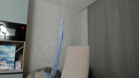 Snapshot of why_again_me chatting on 11/09/25, 06:50 Veronica online show from 11/09/25, 06:50