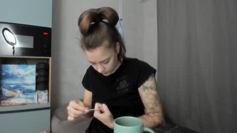 Snapshot of why_again_me chatting on 11/21/25, 03:54 Veronica online show from 11/21/25, 03:54