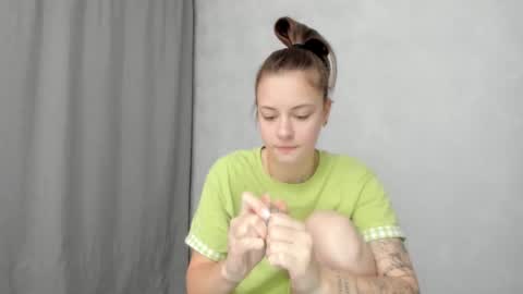 Snapshot of why_again_me chatting on 02/08/26, 07:28 Veronica online show from 02/08/26, 07:28