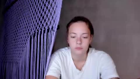 Veronica online show from 06/18/26, 08:57