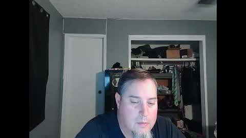 Snapshot of whydoidothis77 chatting on 10/28/25, 01:20 whydoidothis77 online show from 10/28/25, 01:20