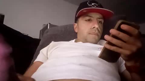 whyyuhcare7022 online show from 11/22/25, 04:33