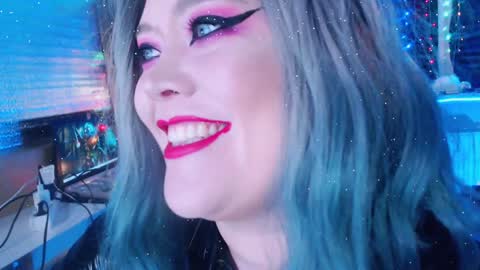 Laura  online show from 01/13/25, 04:18