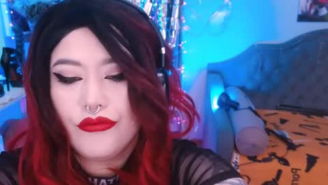 Laura  online show from 02/25/25, 09:46