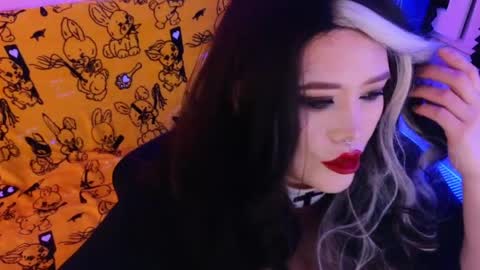 Snapshot of wickedxqueen chatting on 06/09/26, 09:37 Laura online show from 06/09/26, 09:37