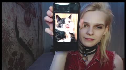 Victoria online show from 03/01/25, 12:17