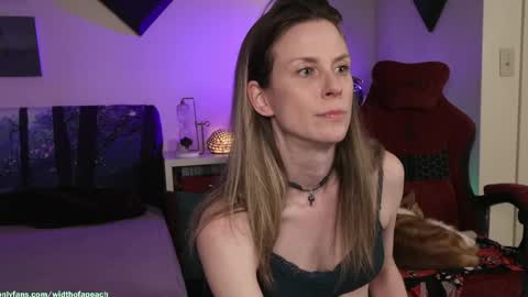 Snapshot of widthofapeach chatting on 04/19/26, 02:44 Gretchen Jimmy online show from 04/19/26, 02:44