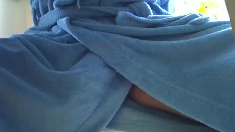 Snapshot of wifewatcher123 chatting on 10/28/25, 08:18 wifewatcher123 online show from 10/28/25, 08:18