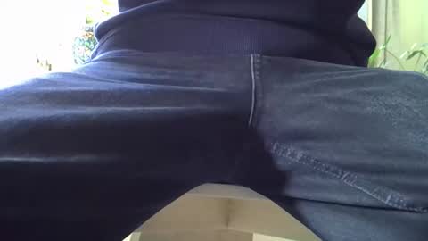 Snapshot of wifewatcher123 chatting on 11/18/25, 10:31 wifewatcher123 online show from 11/18/25, 10:31