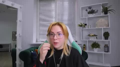 wild_berry_soul online show from 10/18/25, 06:26