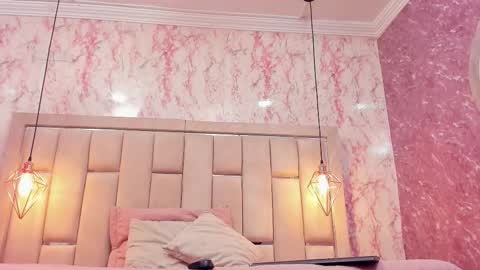 wild_firee_ online show from 12/21/25, 08:38