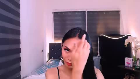 Snapshot of wild_lily30 chatting on 02/05/25, 04:37 wild lily30 online show from 02/05/25, 04:37