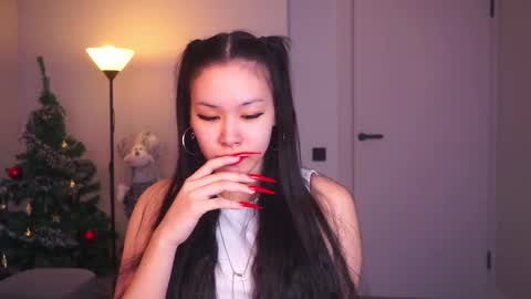 Snapshot of wildabottiglieri chatting on 12/16/25, 05:34 Kiki online show from 12/16/25, 05:34