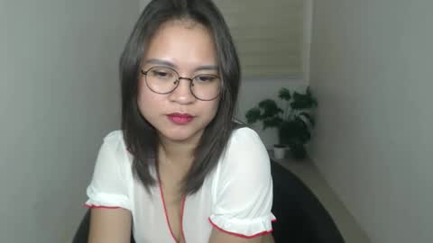 Snapshot of wildbountyy chatting on 12/15/25, 03:38 Arden online show from 12/15/25, 03:38