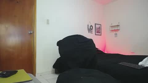 Wilder Grey online show from 10/22/25, 08:30