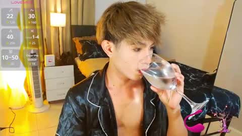 Snapshot of wildesttwinky chatting on 07/08/26, 07:51 Arvie Rubio online show from 07/08/26, 07:51