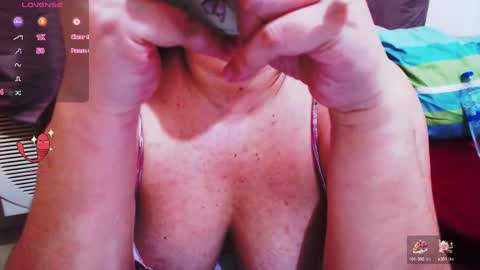 Snapshot of wildhotasianx chatting on 12/19/24, 07:40 wildhotasianx online show from 12/19/24, 07:40