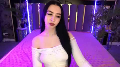 Alena online show from 11/23/25, 06:46