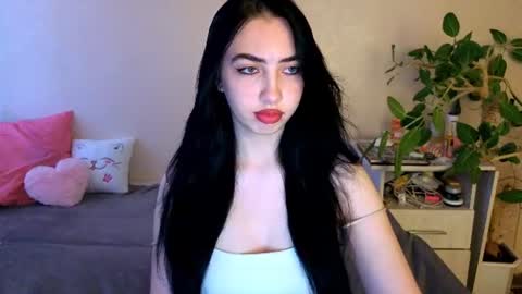 Snapshot of wildkittenx_ chatting on 06/18/26, 03:51 Alena online show from 06/18/26, 03:51