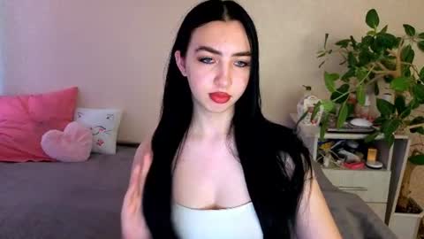 Snapshot of wildkittenx_ chatting on 07/03/26, 04:08 Alena online show from 07/03/26, 04:08