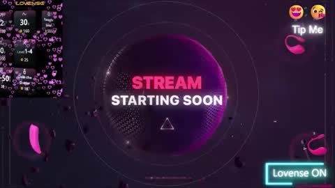 Snapshot of wildmaxine chatting on 12/14/25, 11:48 MAX online show from 12/14/25, 11:48