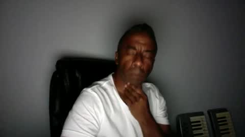 wildnight007 online show from 05/25/26, 01:33