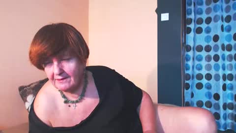 Snapshot of wildredcat chatting on 01/29/25, 12:24 WildRedCat online show from 01/29/25, 12:24
