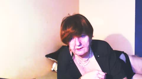 Snapshot of wildredcat chatting on 02/19/25, 10:34 WildRedCat online show from 02/19/25, 10:34