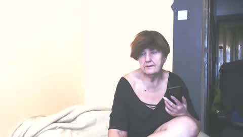Snapshot of wildredcat chatting on 09/23/25, 10:18 WildRedCat online show from 09/23/25, 10:18