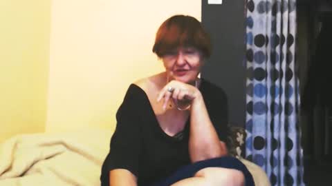 Snapshot of wildredcat chatting on 10/11/25, 12:15 WildRedCat online show from 10/11/25, 12:15