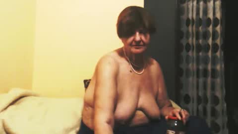 Snapshot of wildredcat chatting on 10/13/25, 09:26 WildRedCat online show from 10/13/25, 09:26