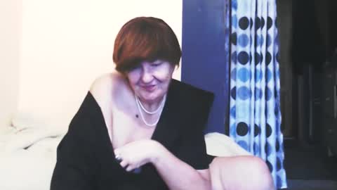 Snapshot of wildredcat chatting on 10/15/25, 11:32 WildRedCat online show from 10/15/25, 11:32
