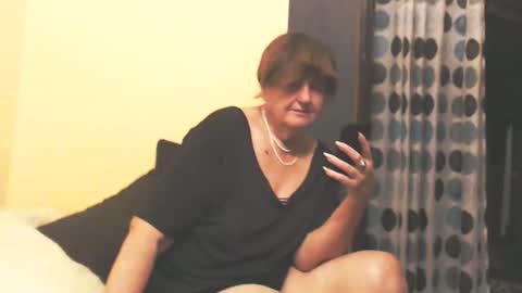 Snapshot of wildredcat chatting on 10/25/25, 11:32 WildRedCat online show from 10/25/25, 11:32