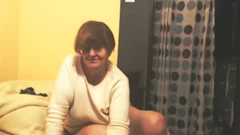 Snapshot of wildredcat chatting on 10/28/25, 10:23 WildRedCat online show from 10/28/25, 10:23