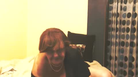 Snapshot of wildredcat chatting on 10/29/25, 10:22 WildRedCat online show from 10/29/25, 10:22