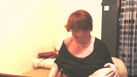 Snapshot of wildredcat chatting on 11/02/25, 12:29 WildRedCat online show from 11/02/25, 12:29