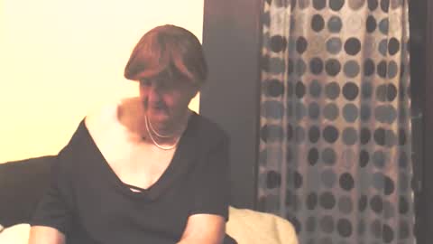 Snapshot of wildredcat chatting on 11/20/25, 08:41 WildRedCat online show from 11/20/25, 08:41